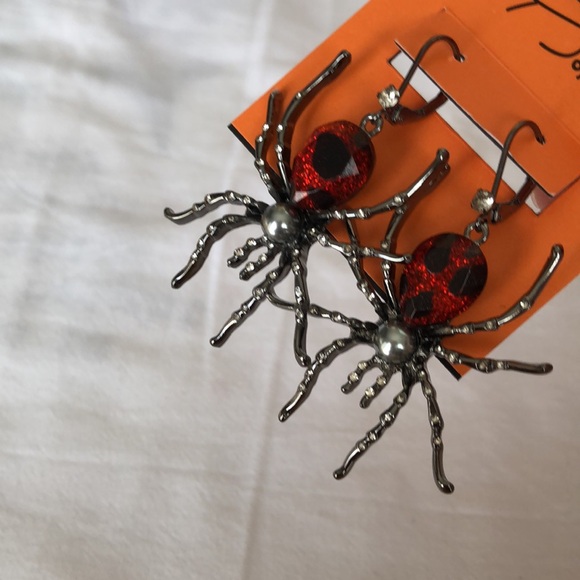 Betsey Johnson Hematite Tone Glampire Spider Drop Earrings Crystal Accents NWT - Picture 12 of 14